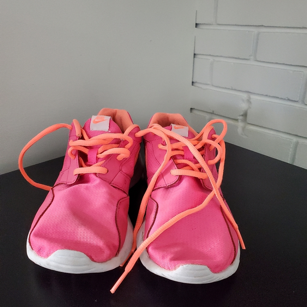 Nike Running Shoes - Picture 3 of 8